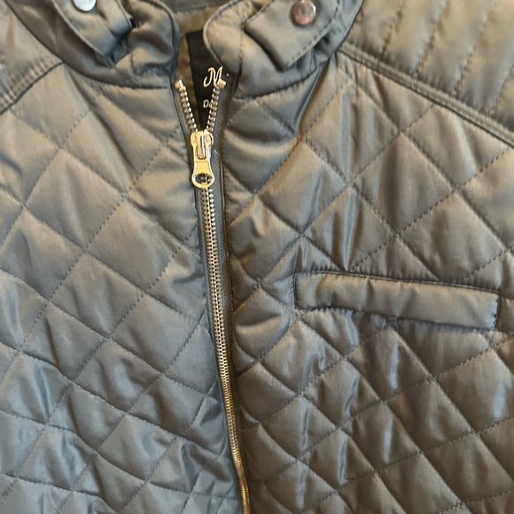 Chic Quilted Jacket in Army Green - Picture 2 of 4